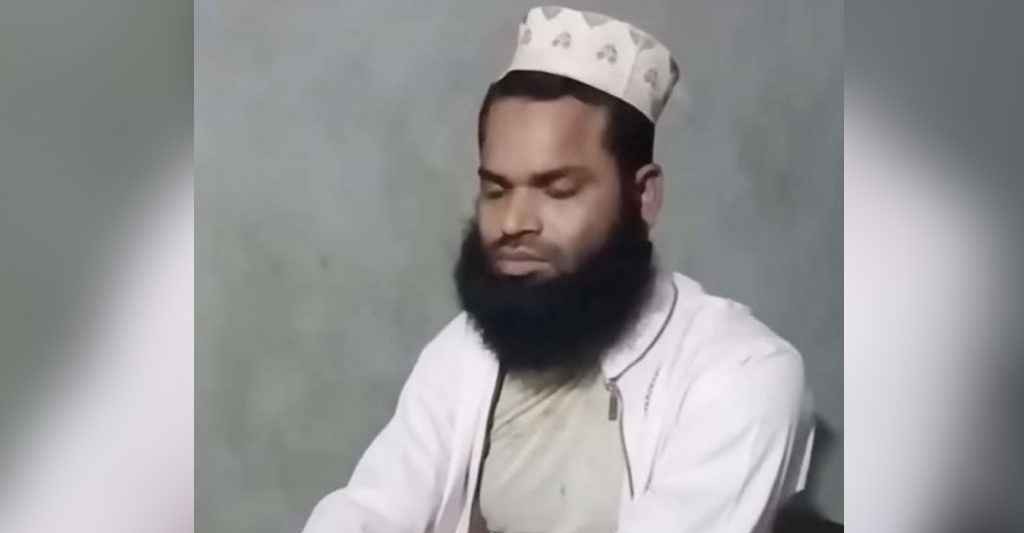 স্ত্রী বাবার বাড়িতে, ছাত্রীকে বাসায় ডেকে নেন মাদরাসা শিক্ষক, অতঃপর...